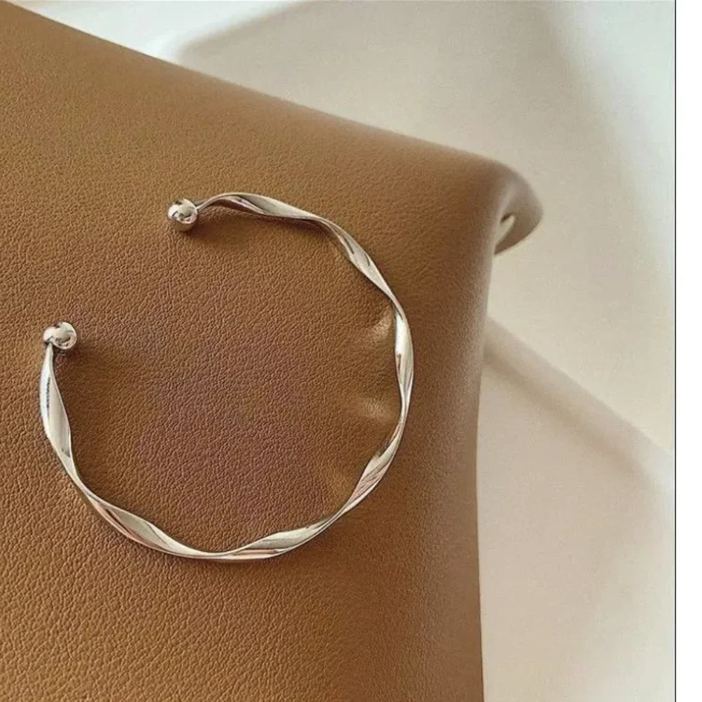 “Anya” Minimalist Twist Open Adjustable Gold Neutral Fashion Simple Bracelet - Picture 5 of 9